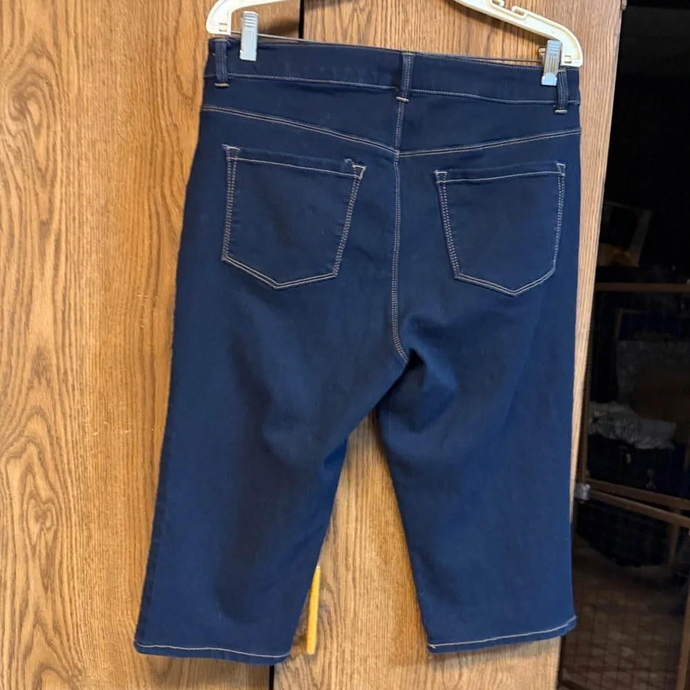 d. jeans Navy Cropped Stretch Capri Pants - Picture 9 of 10